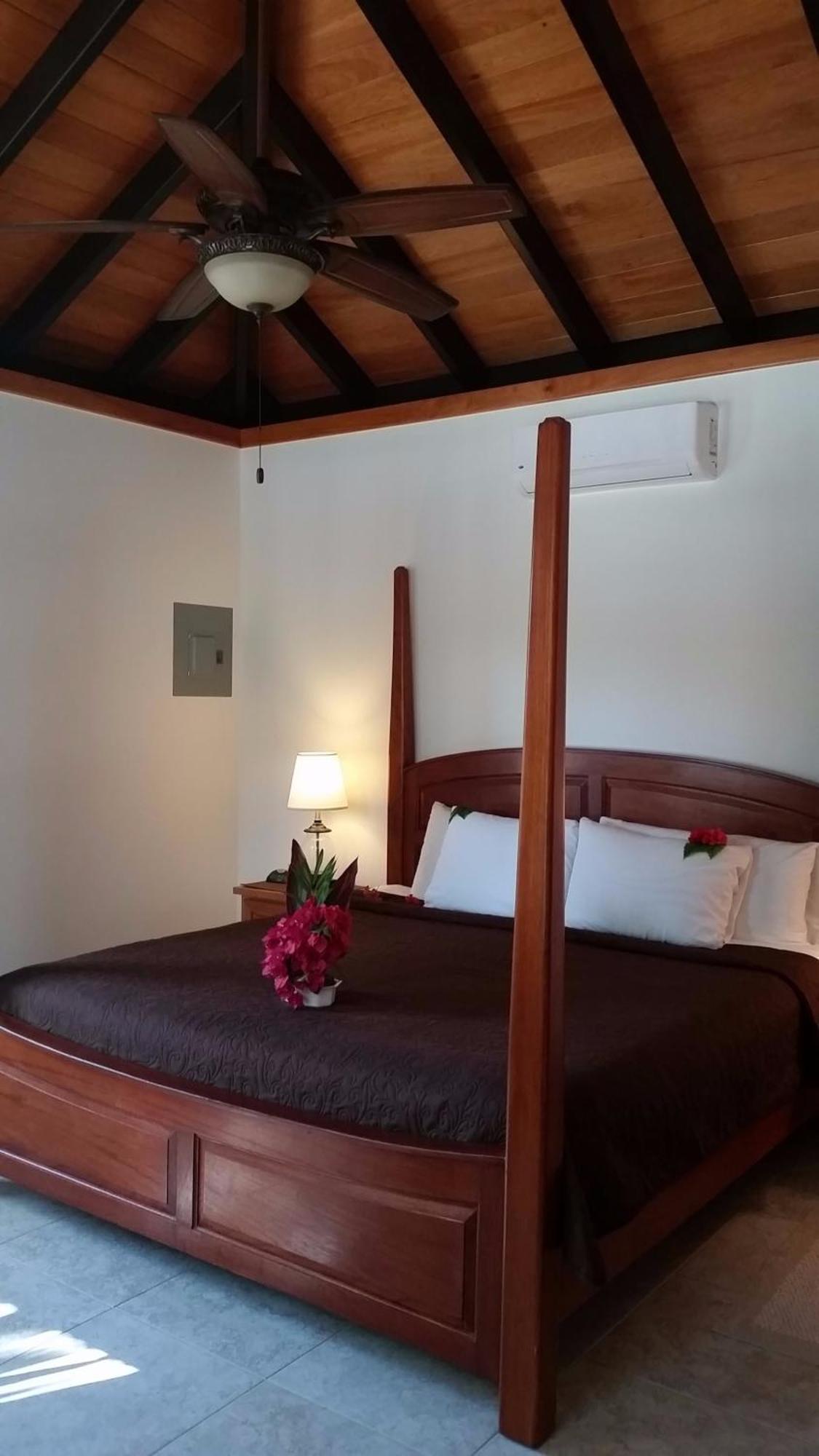 Cocotal Inn And Cabanas San Pedro  Rom bilde