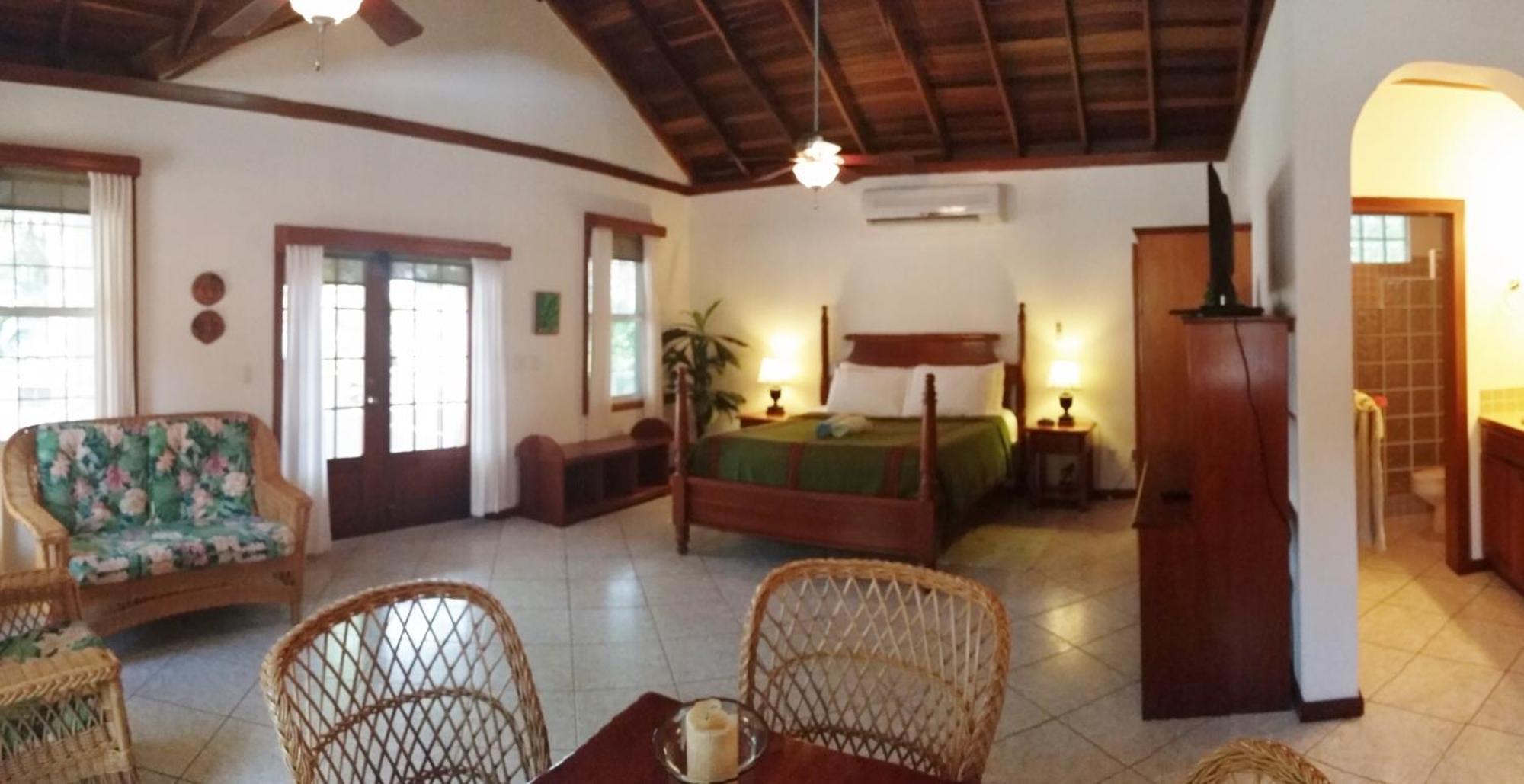 Cocotal Inn And Cabanas San Pedro  Rom bilde