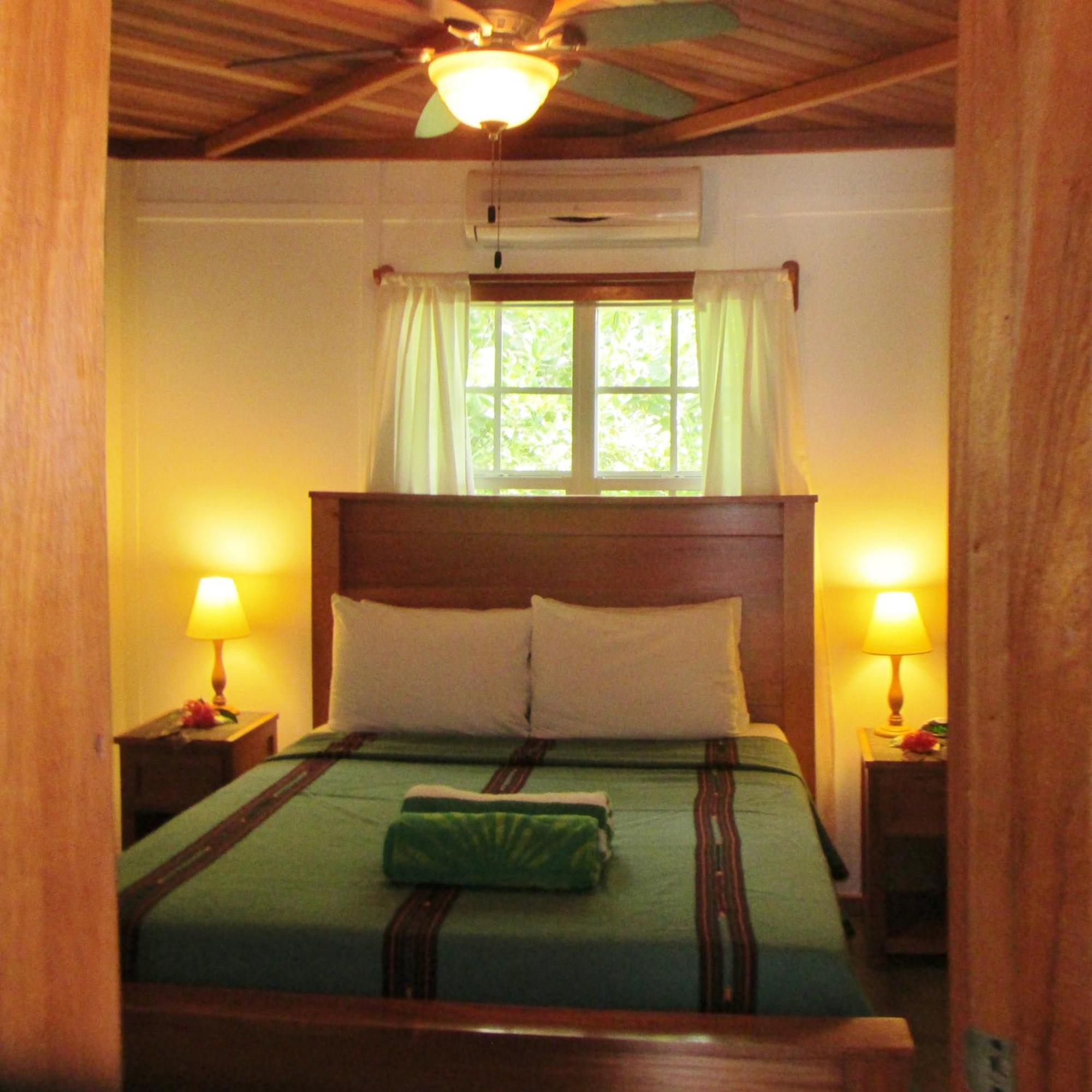 Cocotal Inn And Cabanas San Pedro  Rom bilde