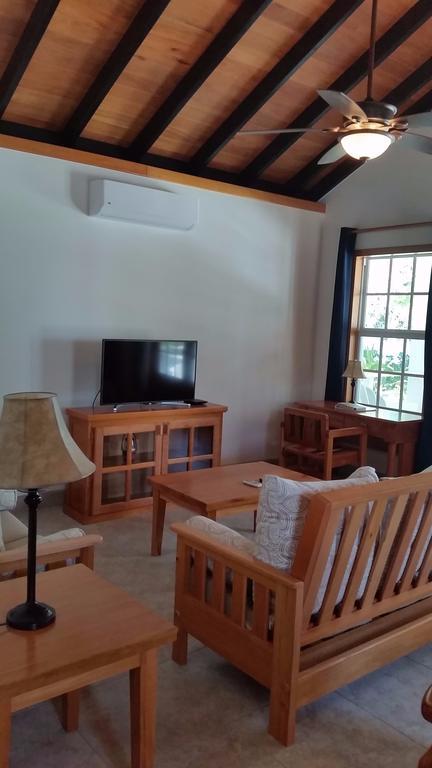 Cocotal Inn And Cabanas San Pedro  Rom bilde
