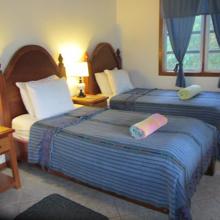 Cocotal Inn And Cabanas San Pedro  Rom bilde